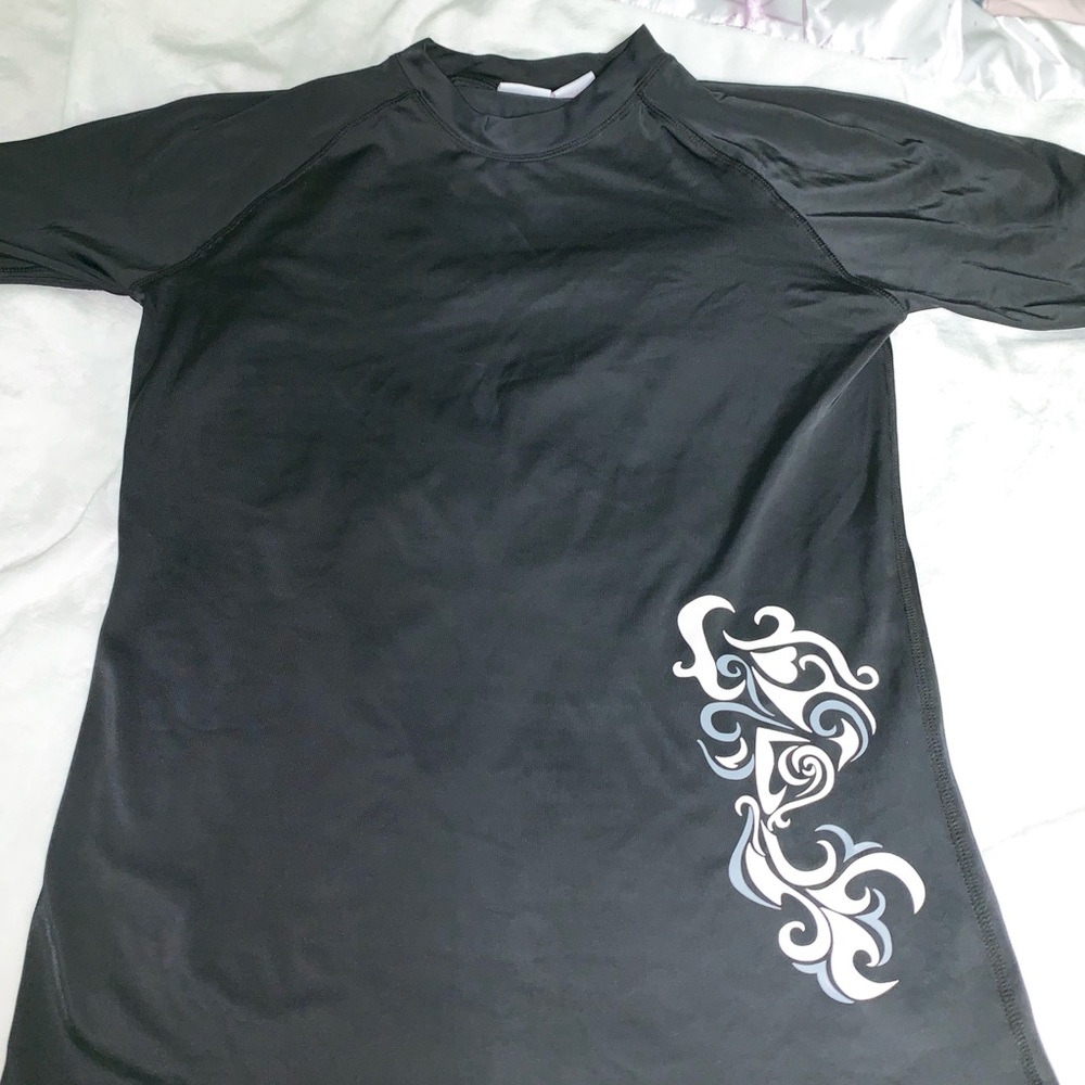 Women’s Kanu Surf Rash Guard